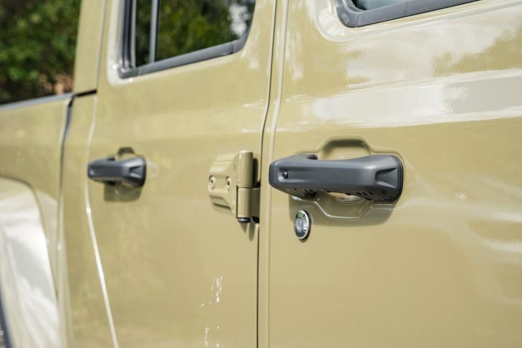 New 2025 Jeep Gladiator Sport AWD/4WD image 17