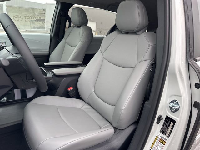 New 2026 Toyota Sienna XLE image 21