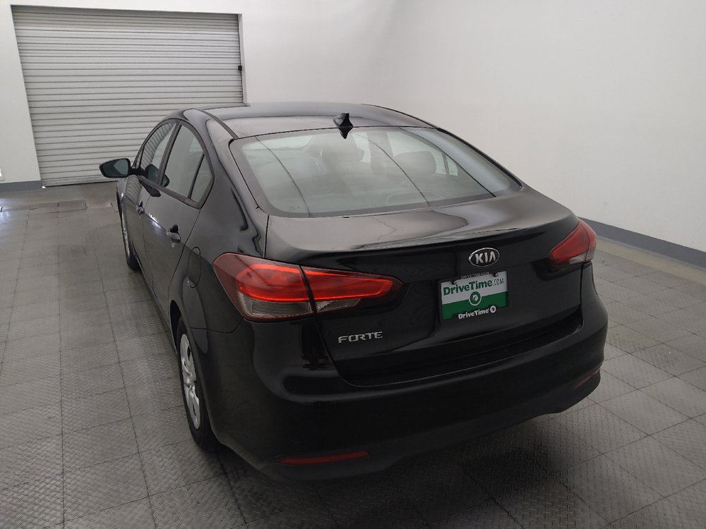Used 2017 Kia Forte LX FWD image 6