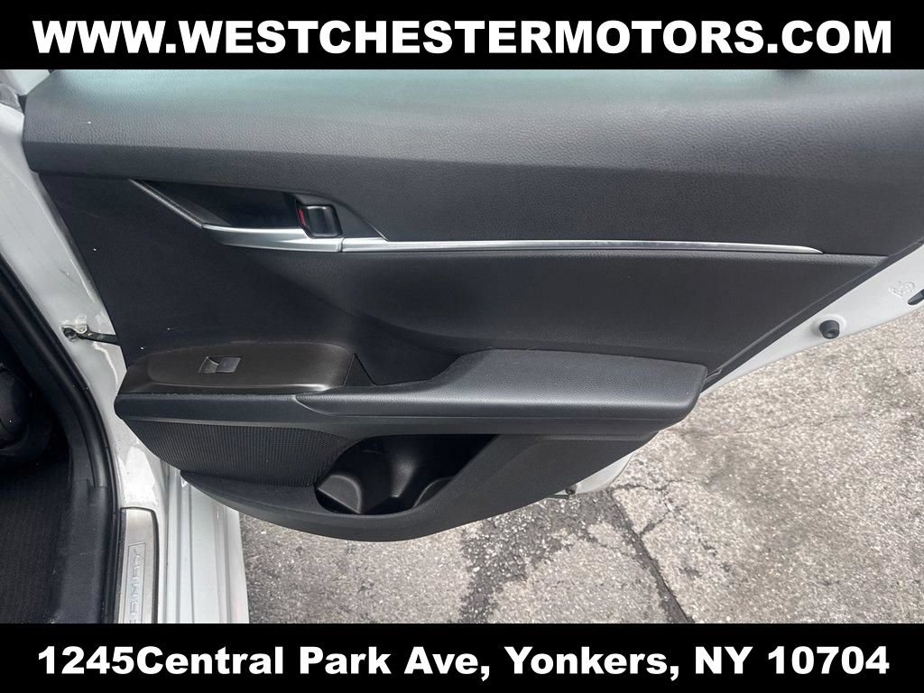 Used 2024 Toyota Camry SE w/ Convenience Package FWD image 18