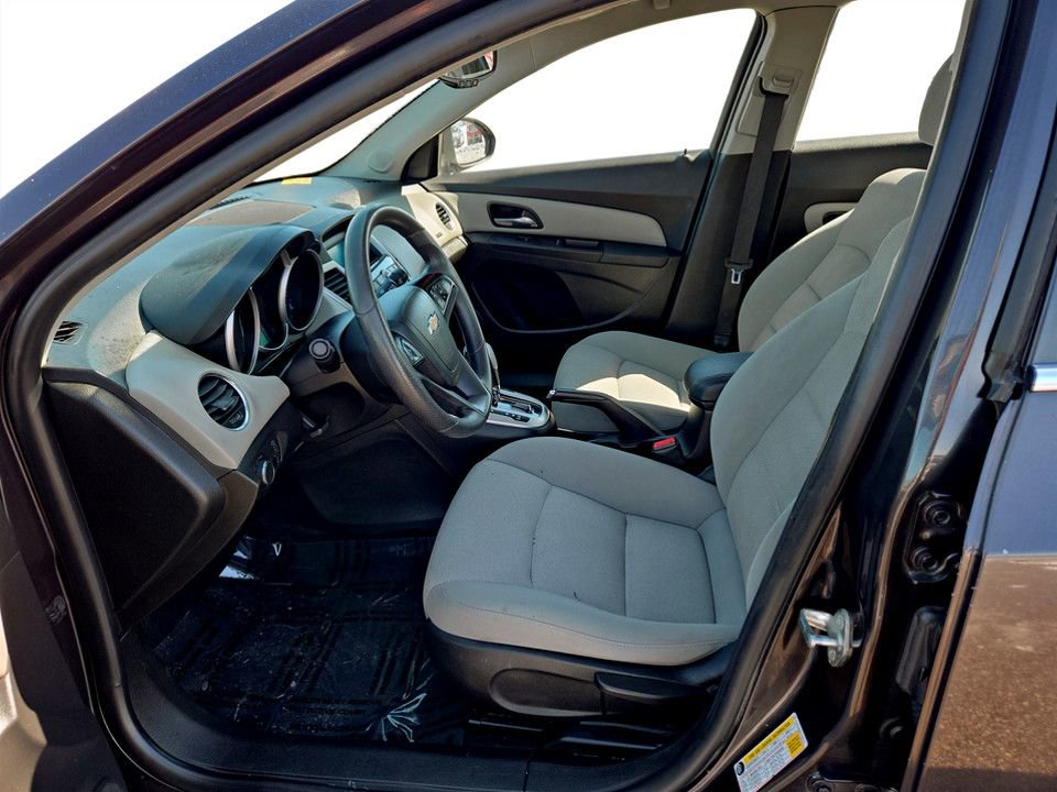 Used 2016 Chevrolet Cruze LT image 28