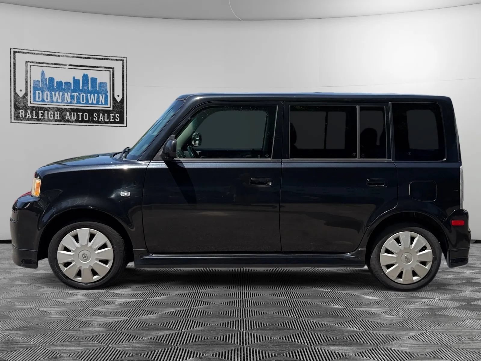 Used 2006 Scion xB FWD image 9