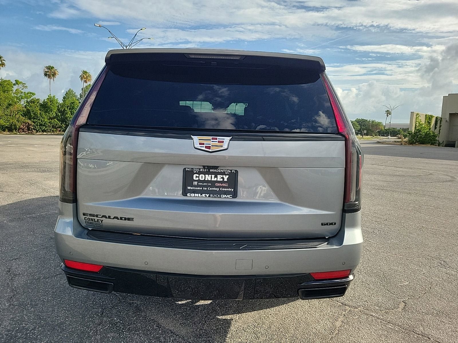 Used 2023 Cadillac Escalade Sport w/ LPO, ONYX Package AWD/4WD image 7