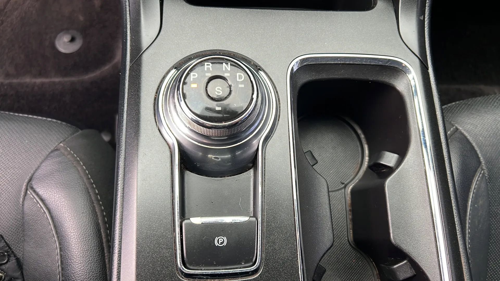 Used 2017 Ford Fusion Titanium image 22