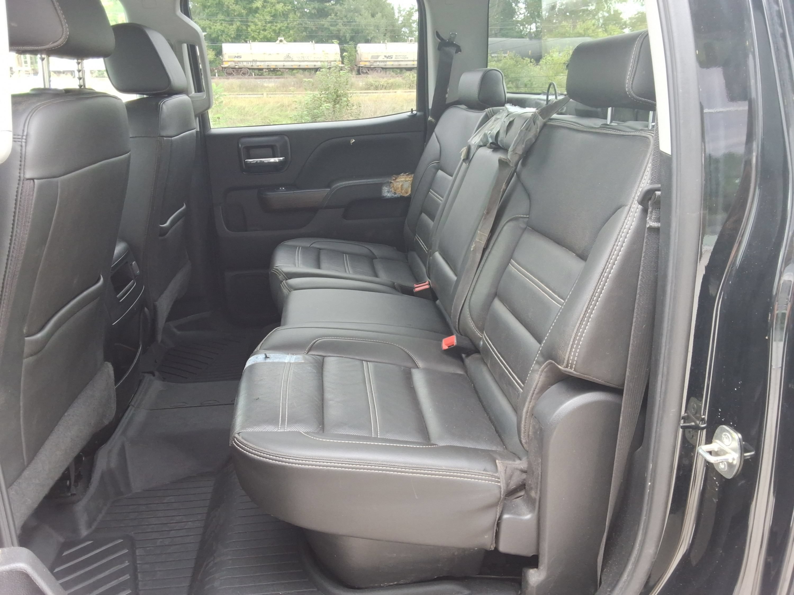Used 2019 GMC Sierra 2500 Denali w/ Duramax Plus Package AWD/4WD image 29