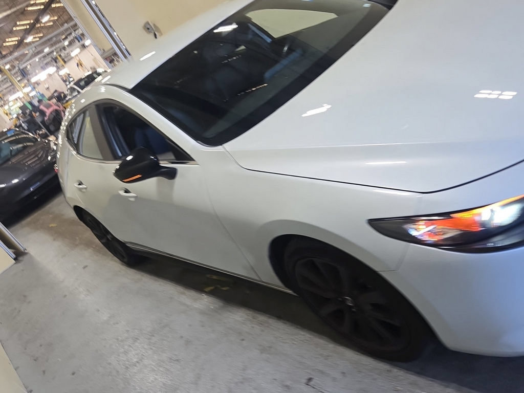 Used 2024 MAZDA MAZDA3 s FWD image 3