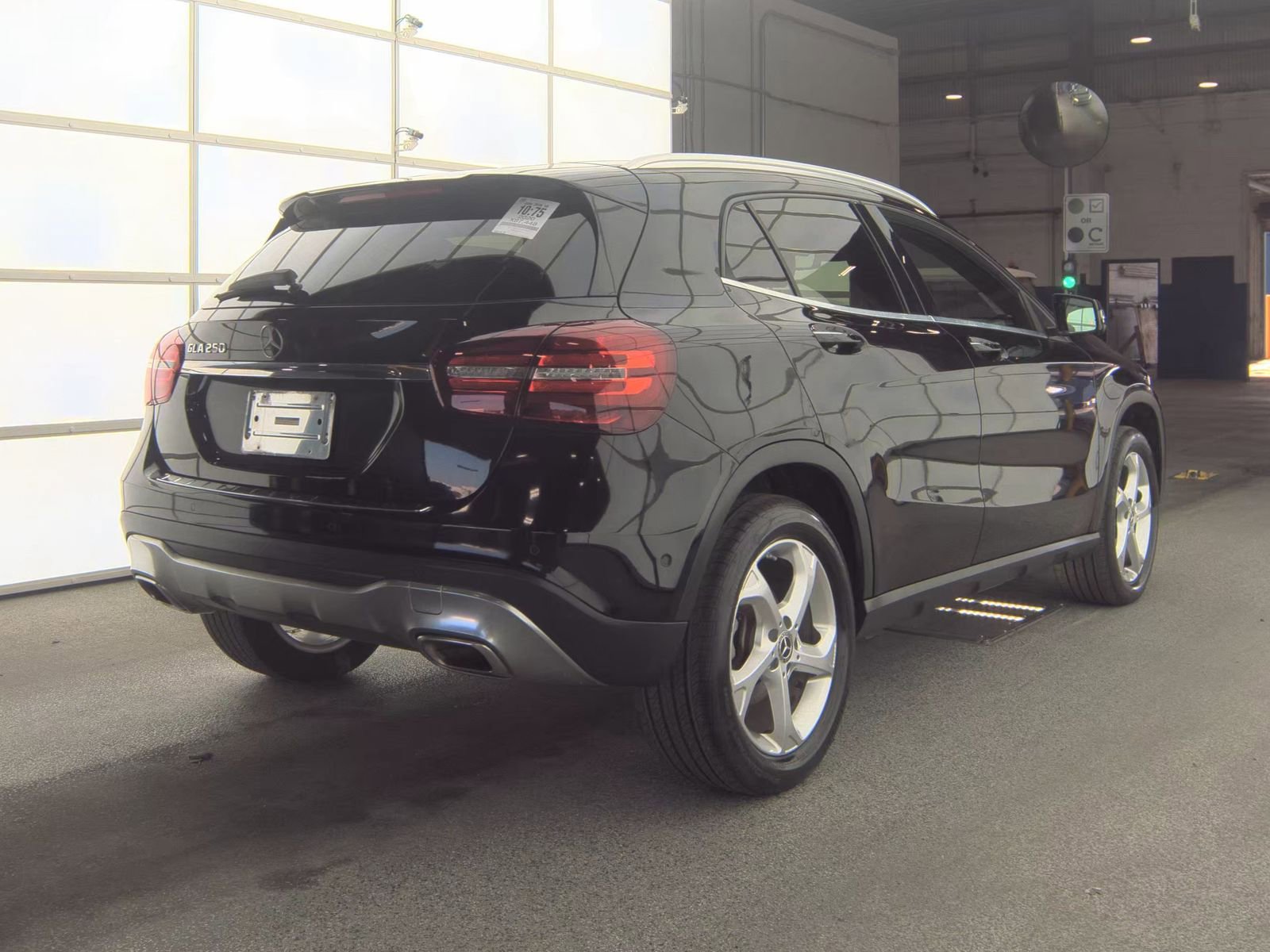 Used 2020 Mercedes-Benz GLA 250 w/ Premium Package image 7