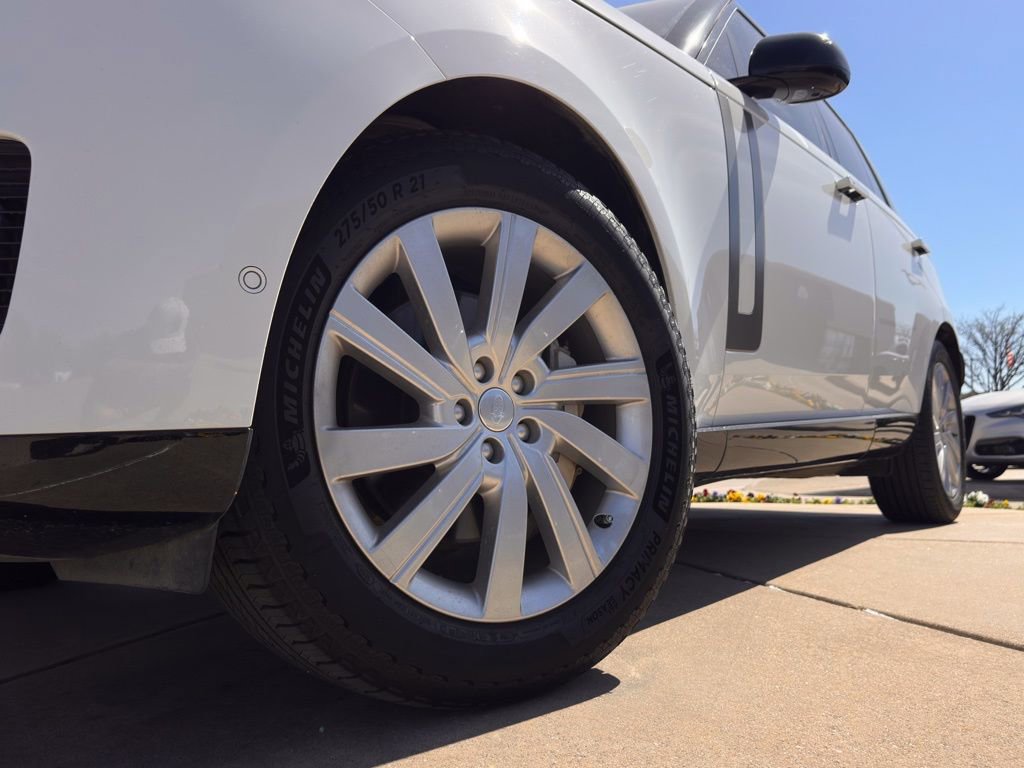 Used 2023 Land Rover Range Rover SE image 9