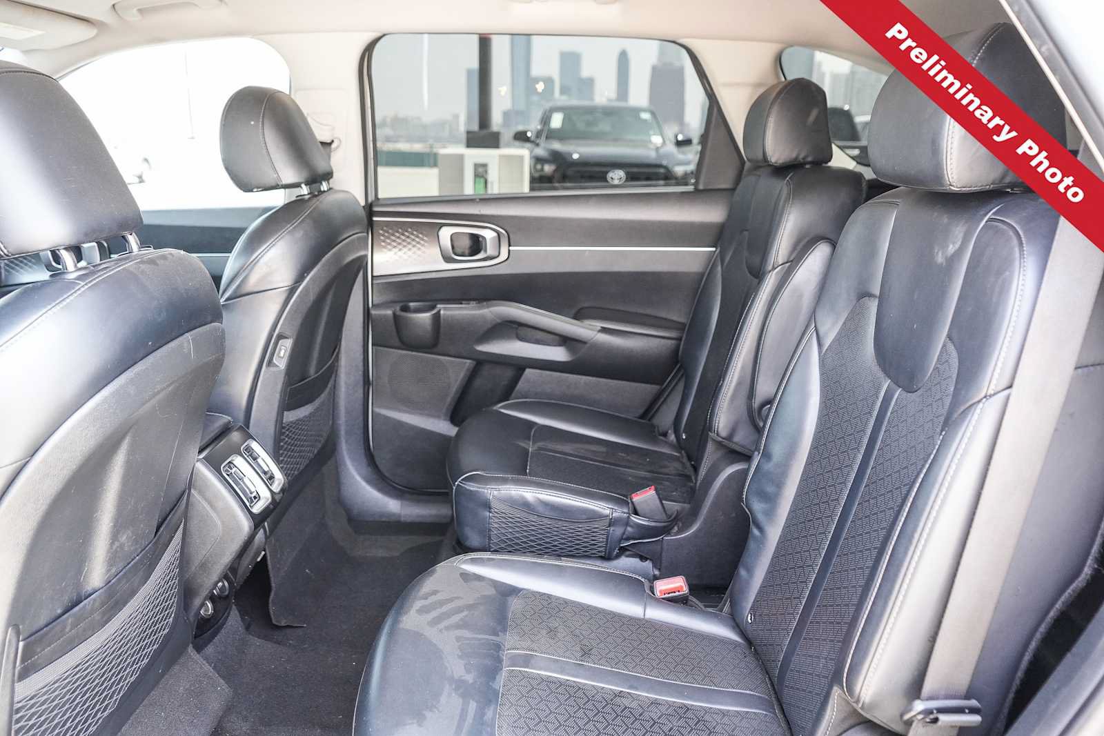 Used 2022 Kia Sorento S FWD image 13