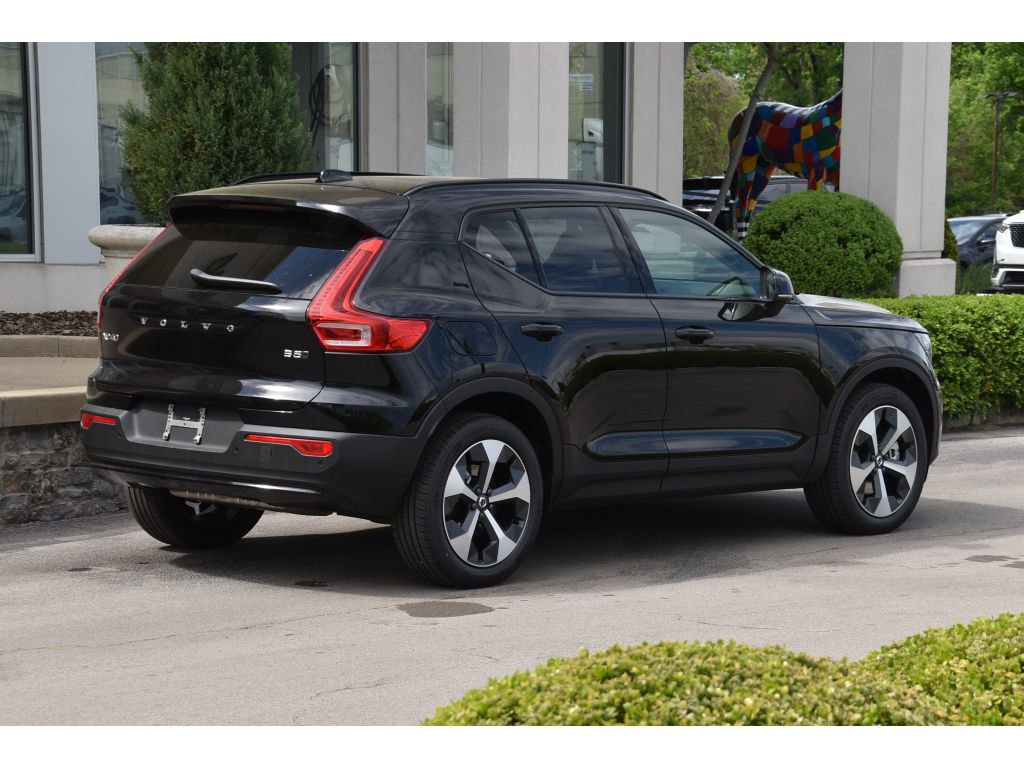 New 2026 Volvo XC40 B5 Core w/ Protection Package Premier AWD/4WD image 4