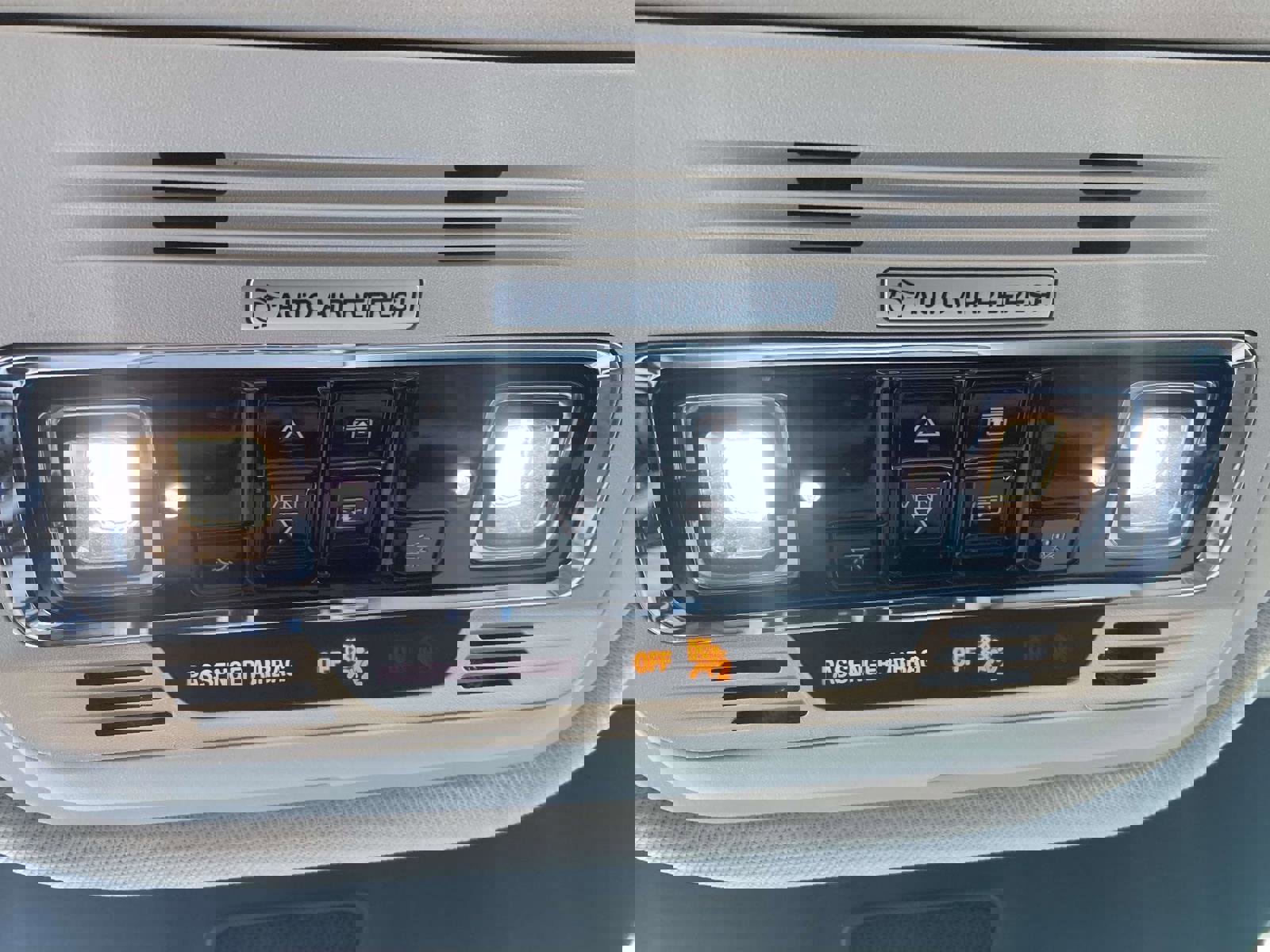 Used 2025 Lincoln Aviator Reserve w/ Luxury Package image 30