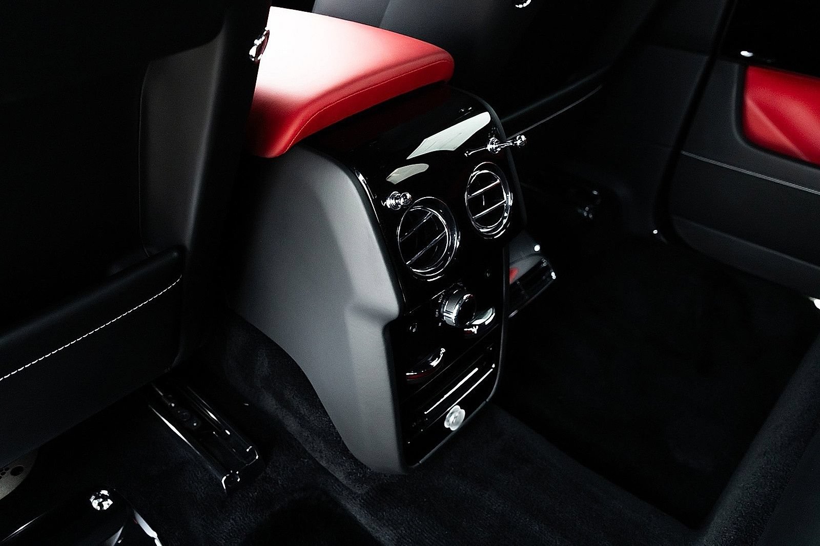 Used 2022 Rolls-Royce Cullinan AWD/4WD image 25