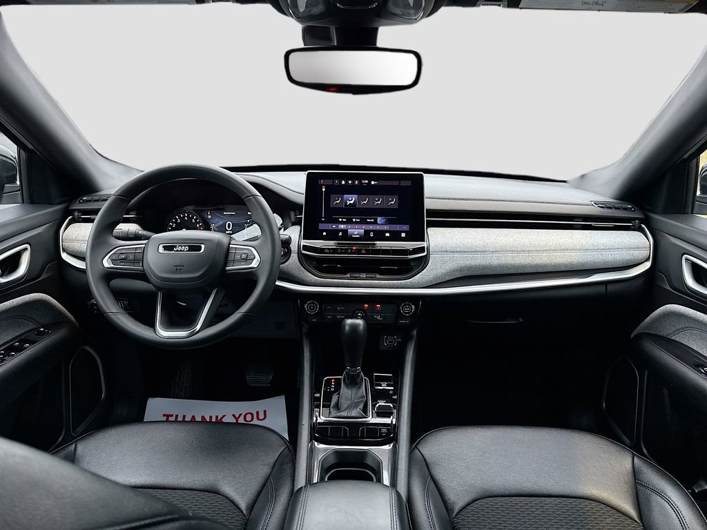 Used 2024 Jeep Compass Latitude image 21