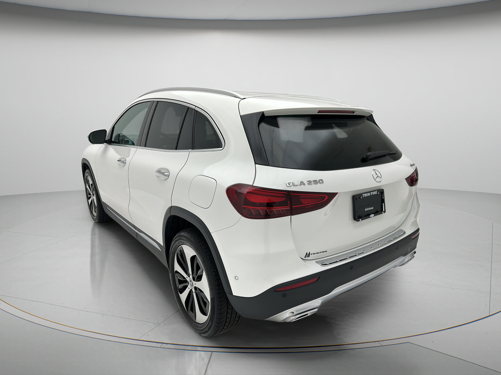 Used 2025 Mercedes-Benz GLA 250 4MATIC image 6