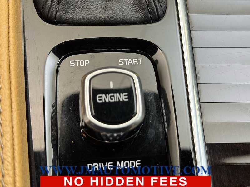 Used 2017 Volvo XC90 T6 Momentum w/ Vision Package image 43