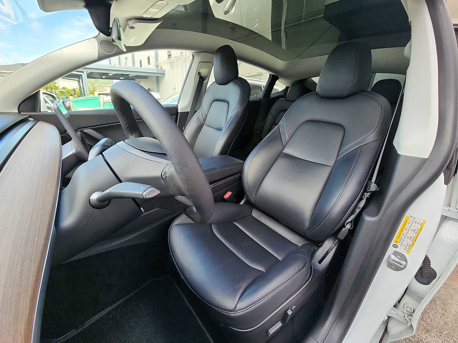 Used 2021 Tesla Model Y Standard Range image 11