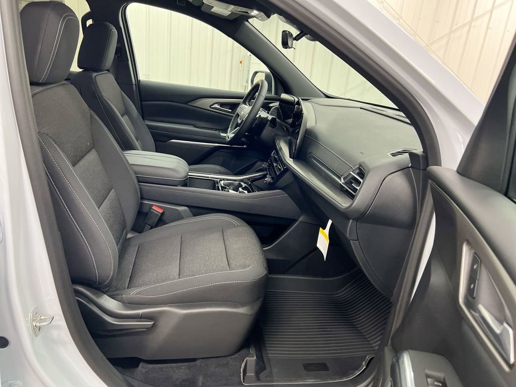 New 2026 Chevrolet Traverse LT w/ Driver Confidence Package FWD image 22
