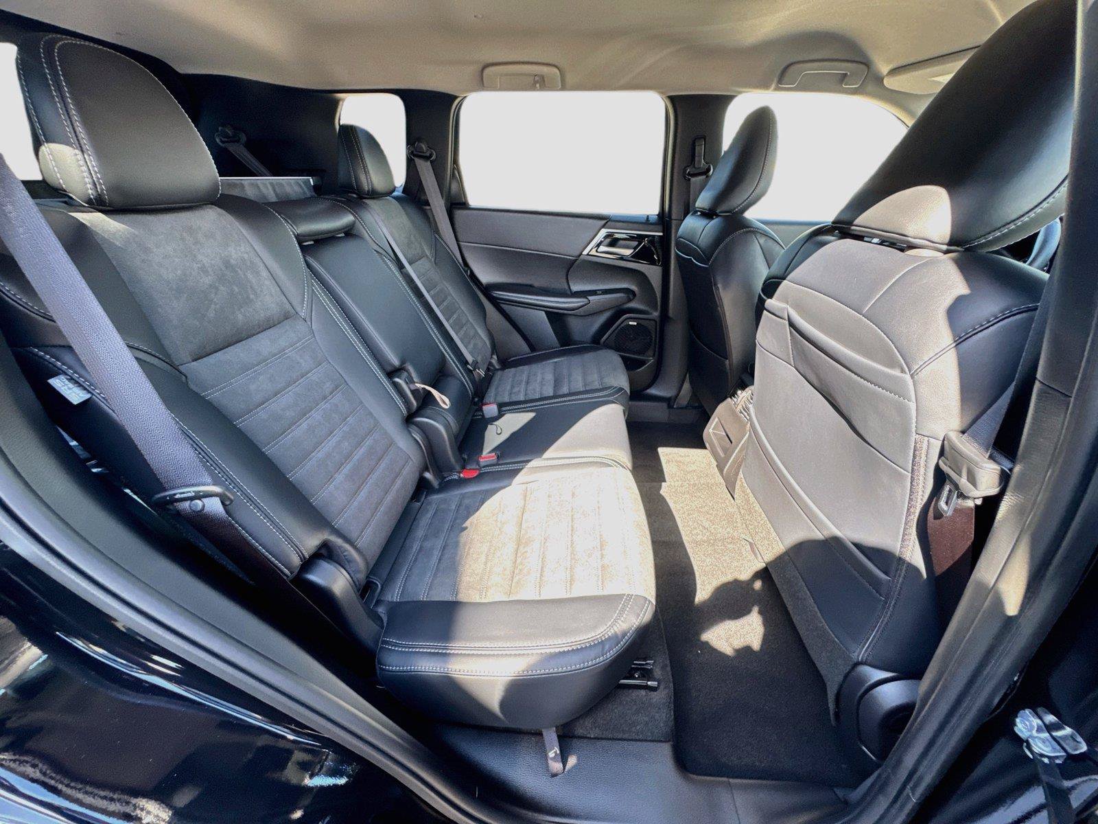 New 2026 Mitsubishi Outlander SE FWD image 27