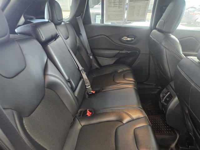 Used 2021 Jeep Cherokee Latitude Plus AWD/4WD image 13
