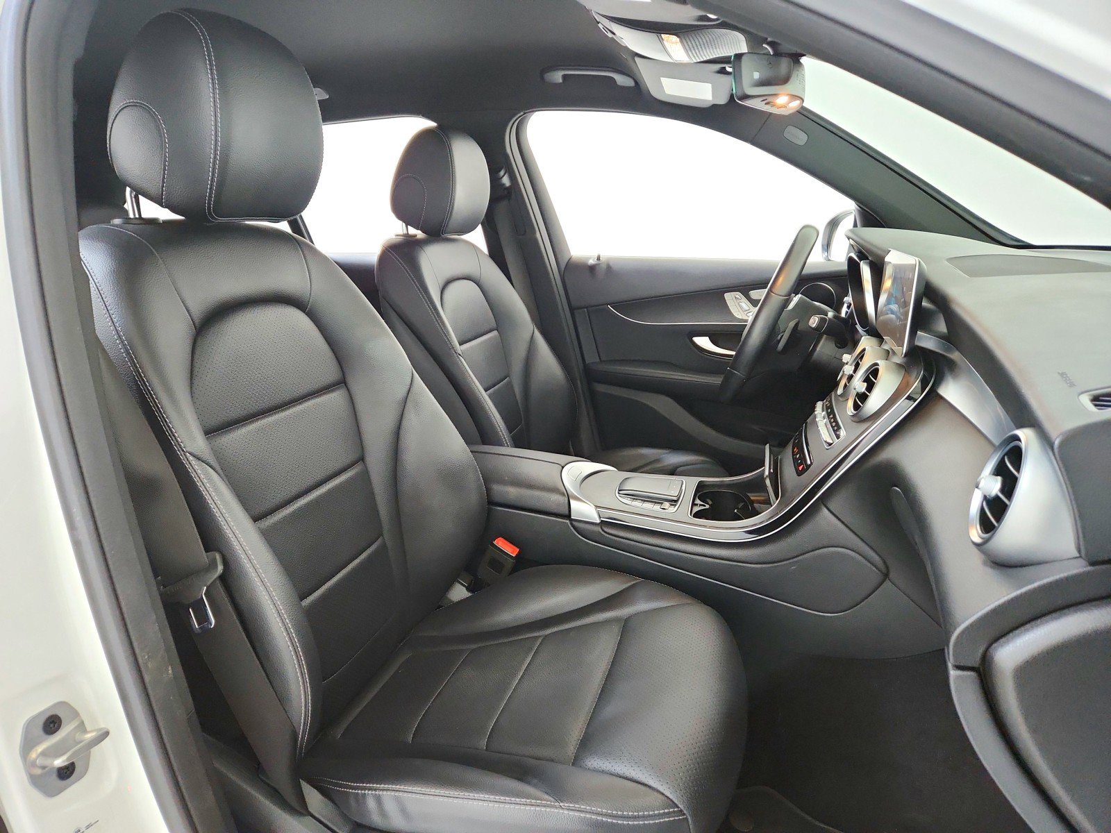 Used 2021 Mercedes-Benz GLC 300 GLC 300 image 25