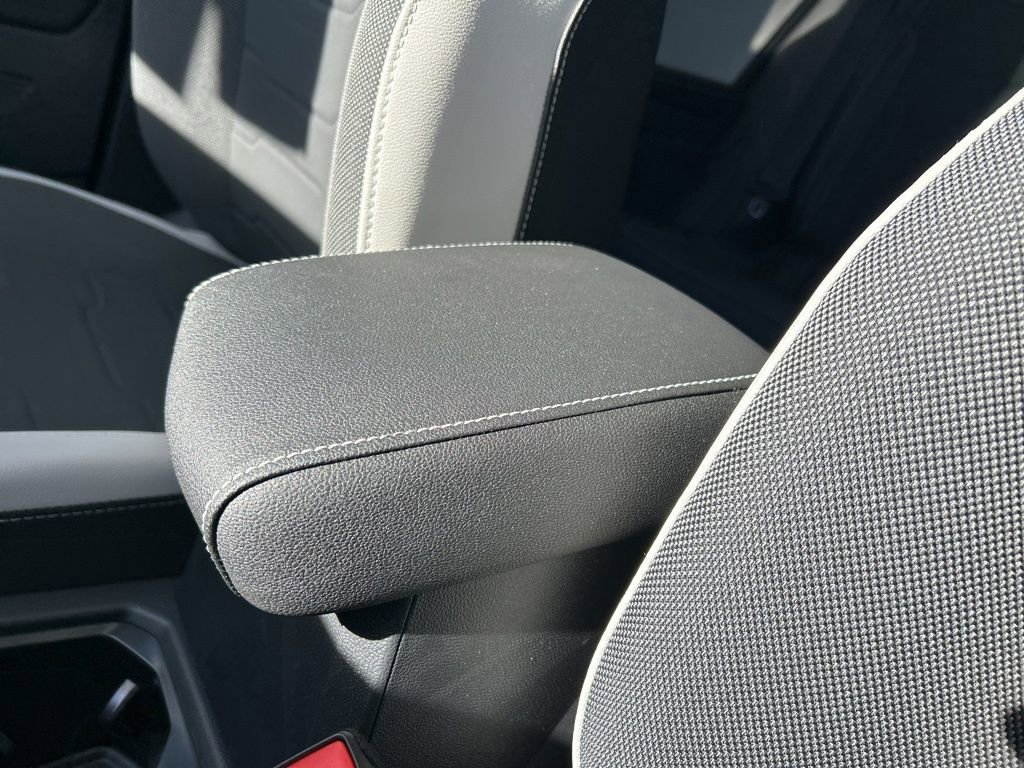 New 2026 Volkswagen Taos SE image 37