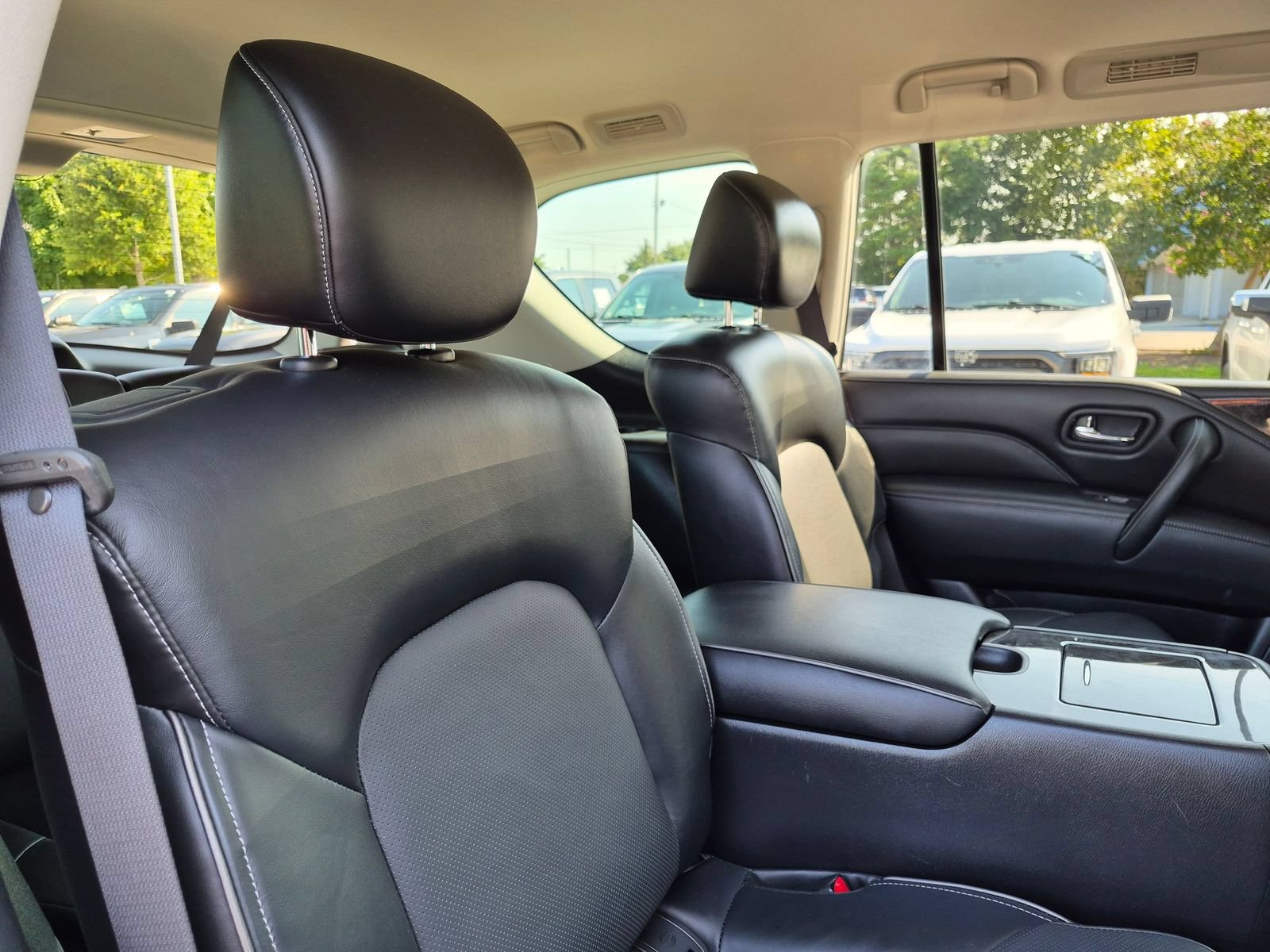 Used 2023 INFINITI QX80 Luxe w/ Cargo Package AWD/4WD image 36