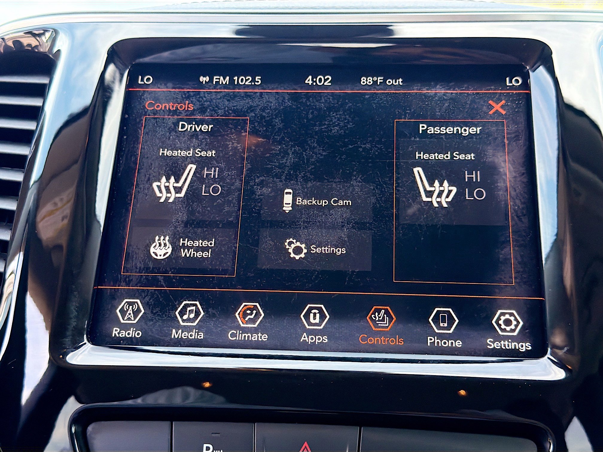 Used 2019 Jeep Cherokee Limited FWD image 30