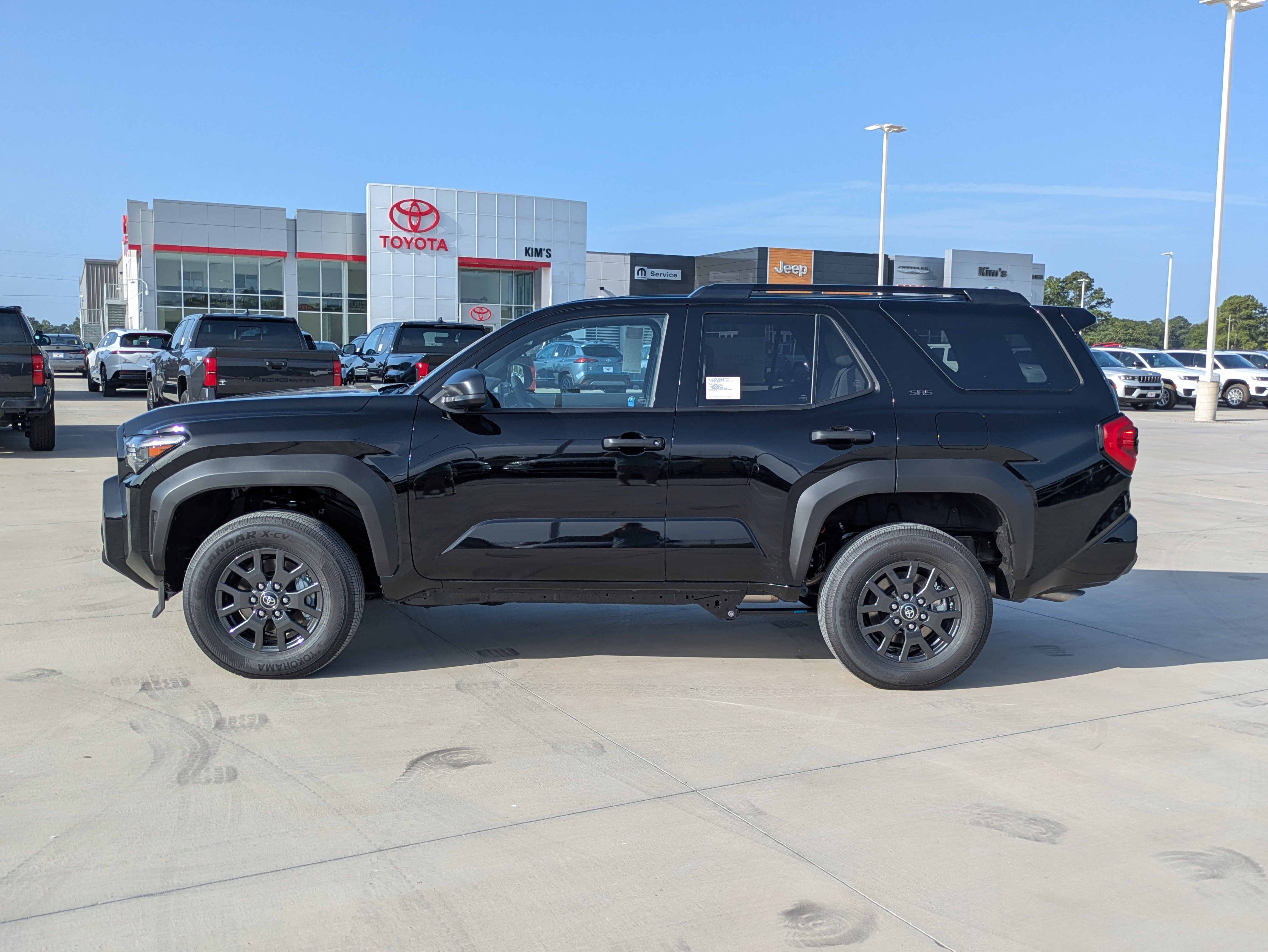 New 2026 Toyota 4Runner SR5 AWD/4WD image 2