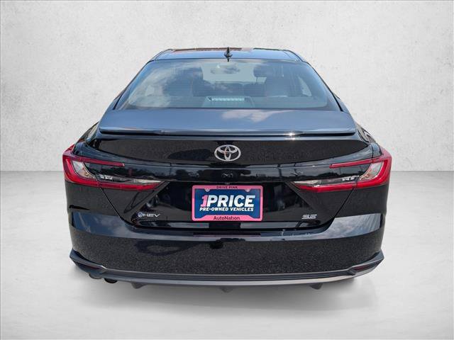 Used 2025 Toyota Camry SE FWD image 7