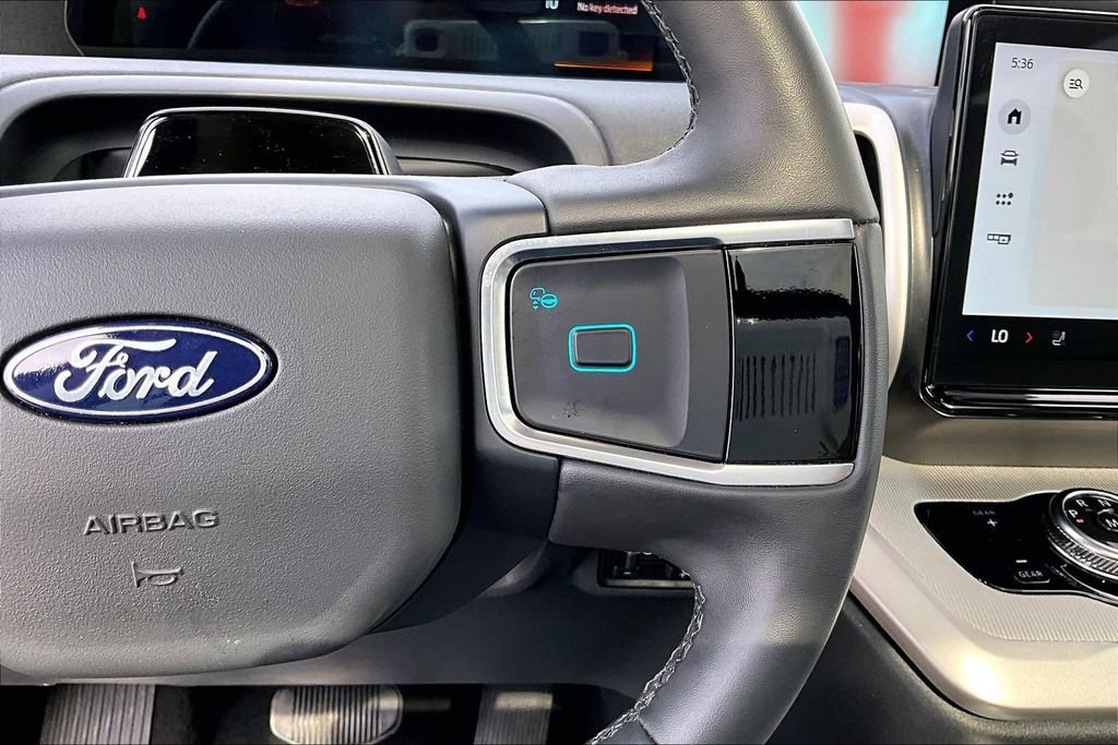 Certified 2025 Ford Expedition Active AWD/4WD image 18