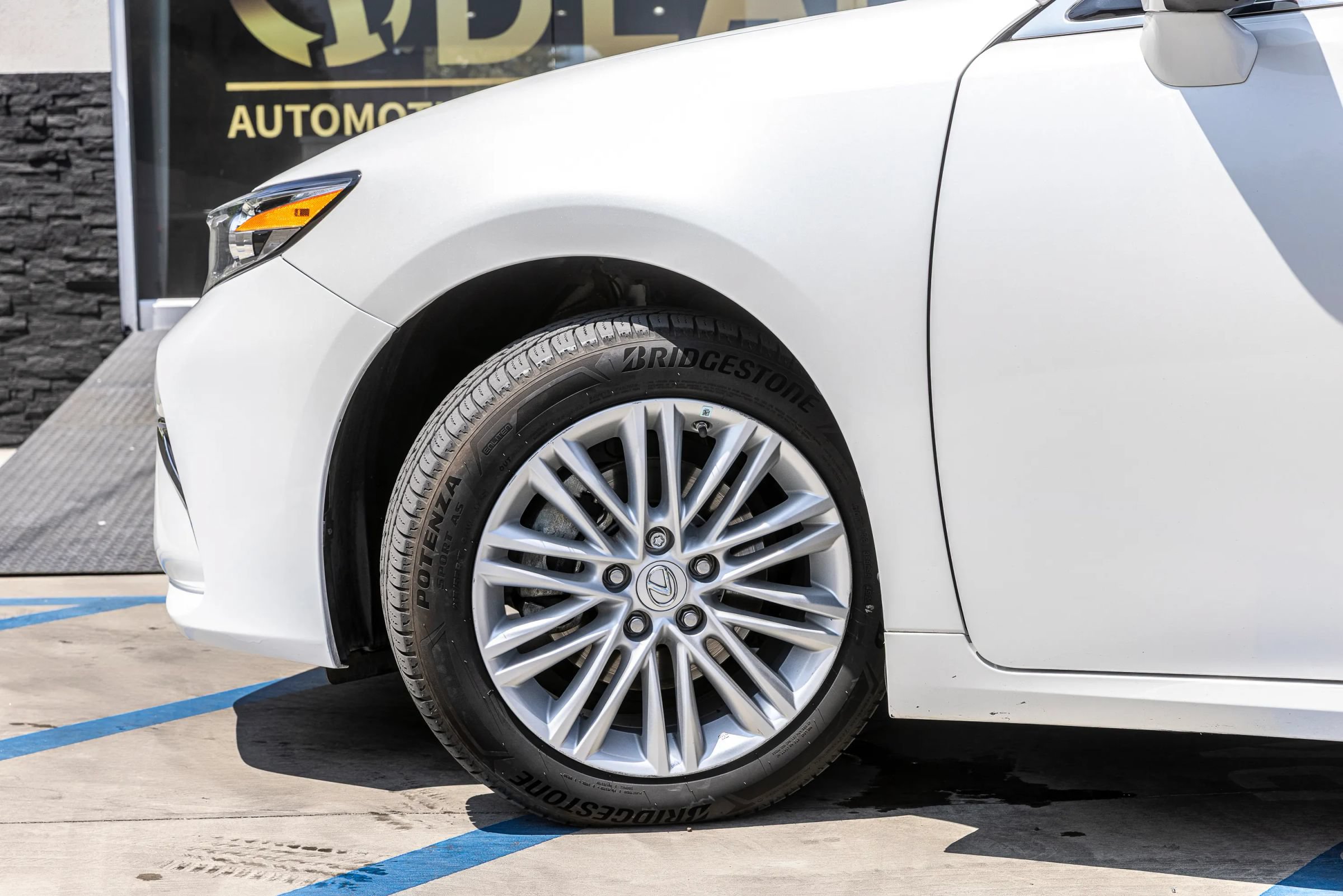 Used 2017 Lexus ES 350 w/ Accessory Package 2 FWD image 35