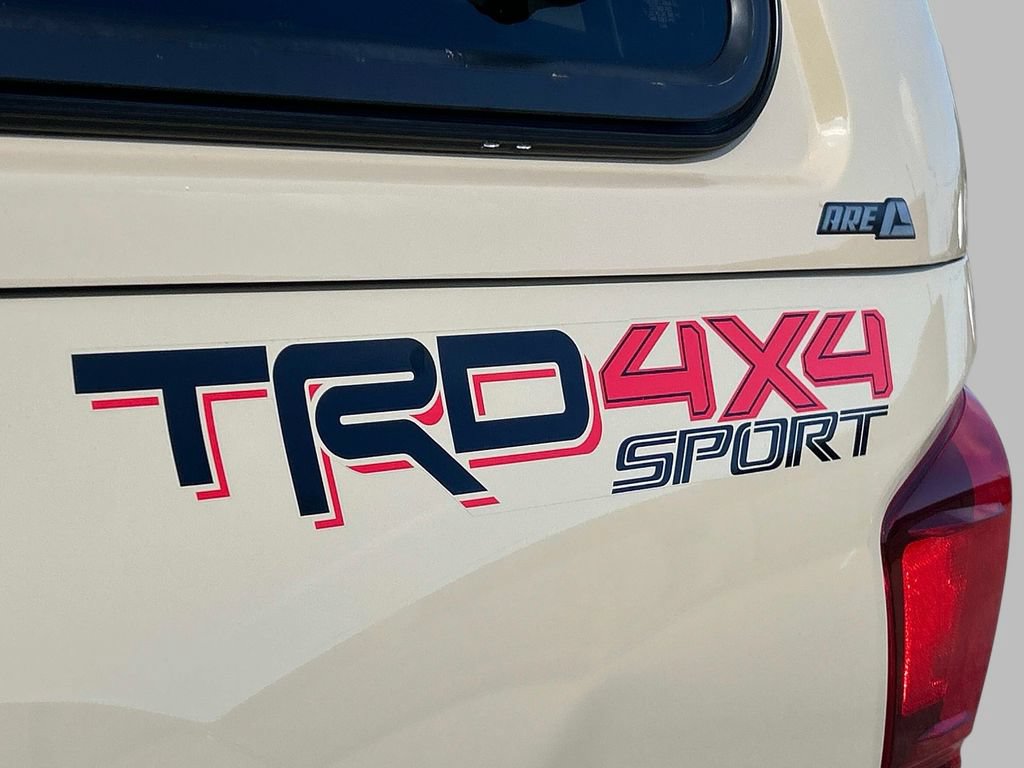 Used 2018 Toyota Tacoma TRD Sport AWD/4WD image 14