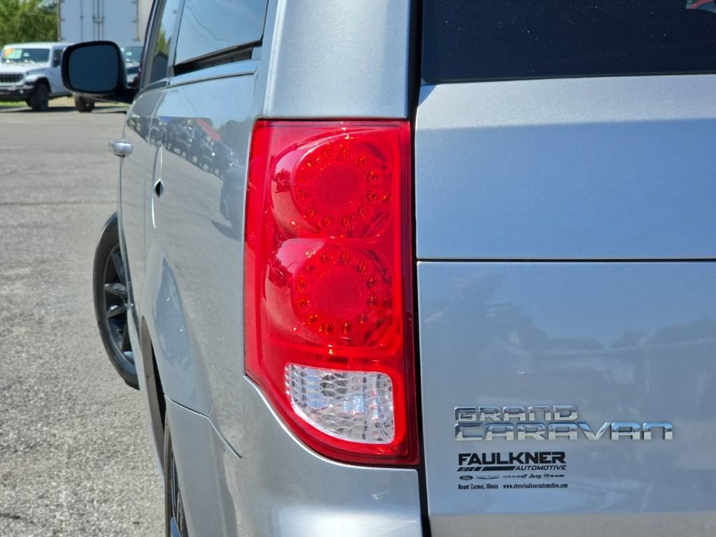 Certified 2019 Dodge Grand Caravan SXT FWD image 11
