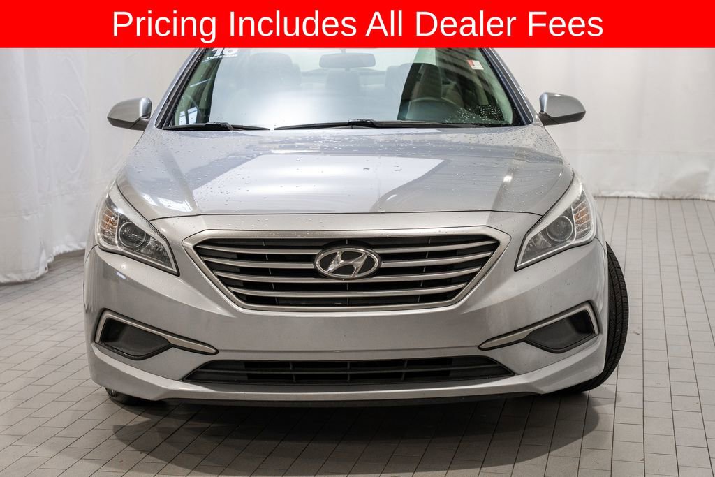 Used 2016 Hyundai Sonata SE FWD image 2