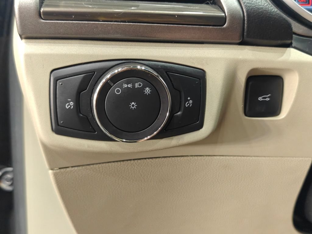 Used 2019 Ford Fusion SEL FWD image 39