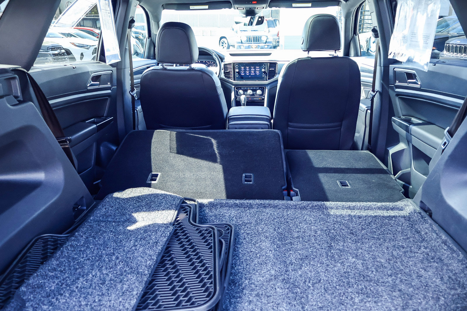 Used 2020 Volkswagen Atlas Cross Sport SEL Premium image 16