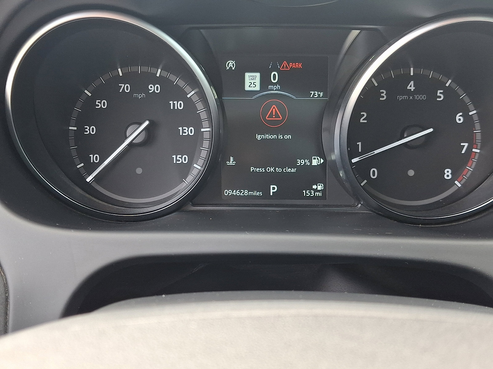 Used 2018 Land Rover Discovery Sport HSE image 21