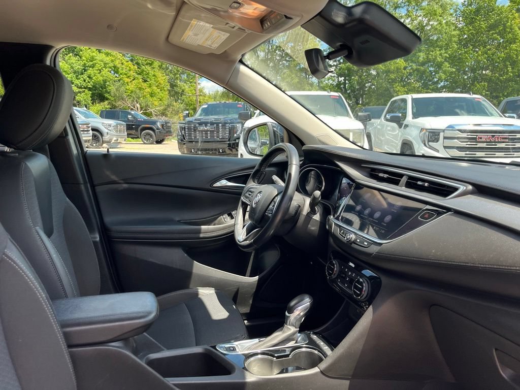 Used 2020 Buick Encore GX Select w/ Sport Touring Package FWD image 37