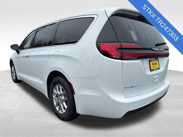 New 2026 Chrysler Pacifica Select FWD image 5