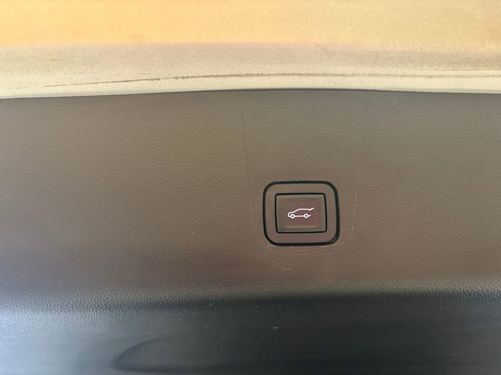 Used 2019 Chevrolet Traverse LT w/ LT Premium Package image 40