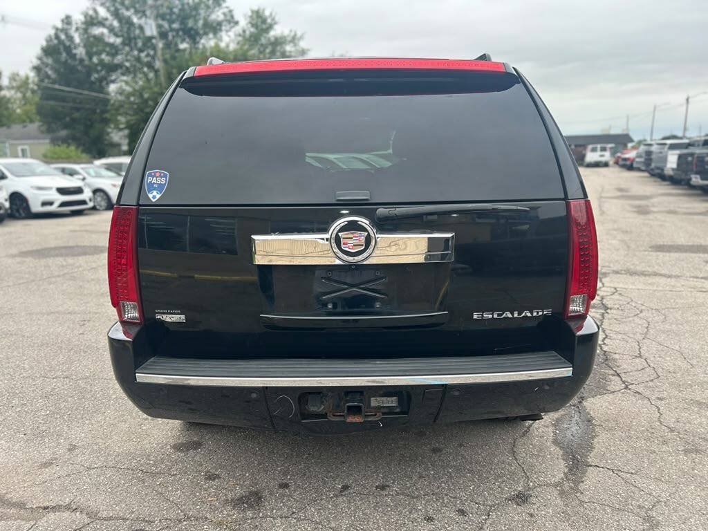 Used 2007 Cadillac Escalade AWD w/ Information Package image 6