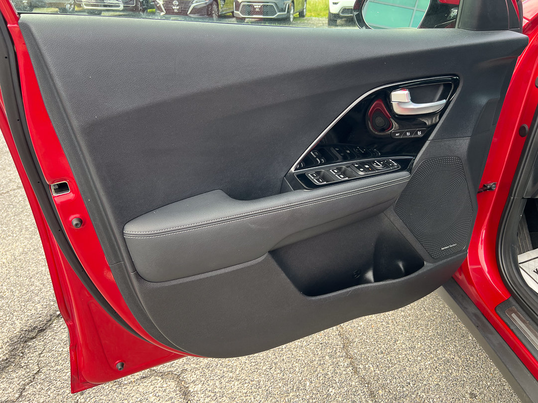 Used 2019 Kia Niro EX w/ Option Group 040 FWD image 12