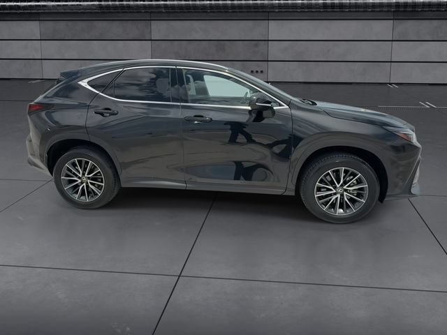 Used 2025 Lexus NX 250 FWD w/ Towing Package (2000 Lbs) image 9