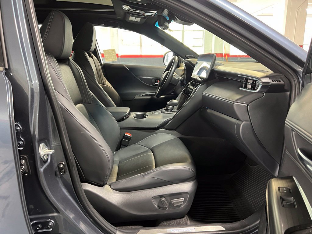 Certified 2024 Toyota Venza Limited AWD/4WD image 21