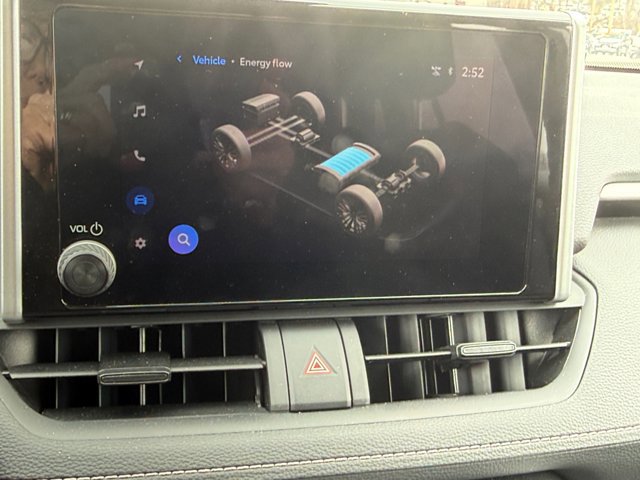 Used 2025 Toyota RAV4 LE image 20