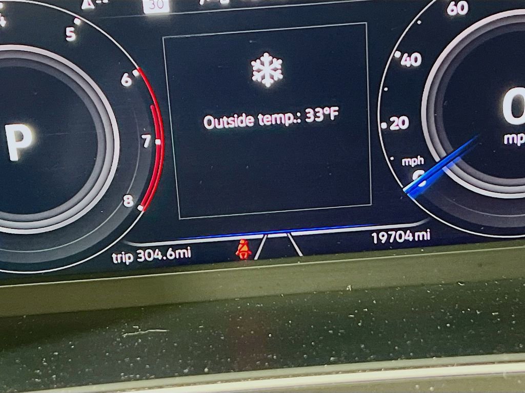 Used 2024 Volkswagen Tiguan SEL R-Line image 11