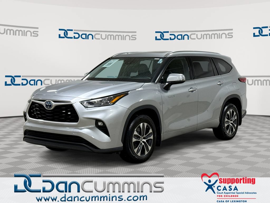 Used 2020 Toyota Highlander XLE AWD/4WD video 1