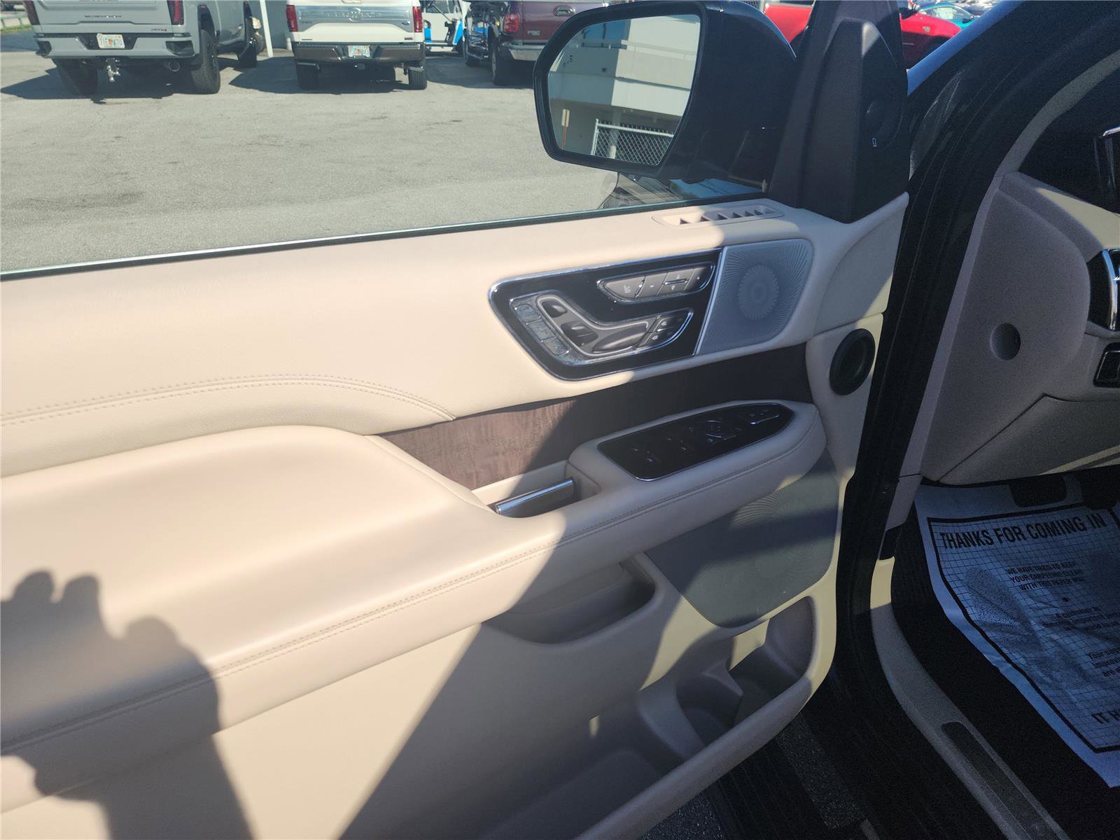 Used 2020 Lincoln Navigator Reserve w/ Luxury Package image 16