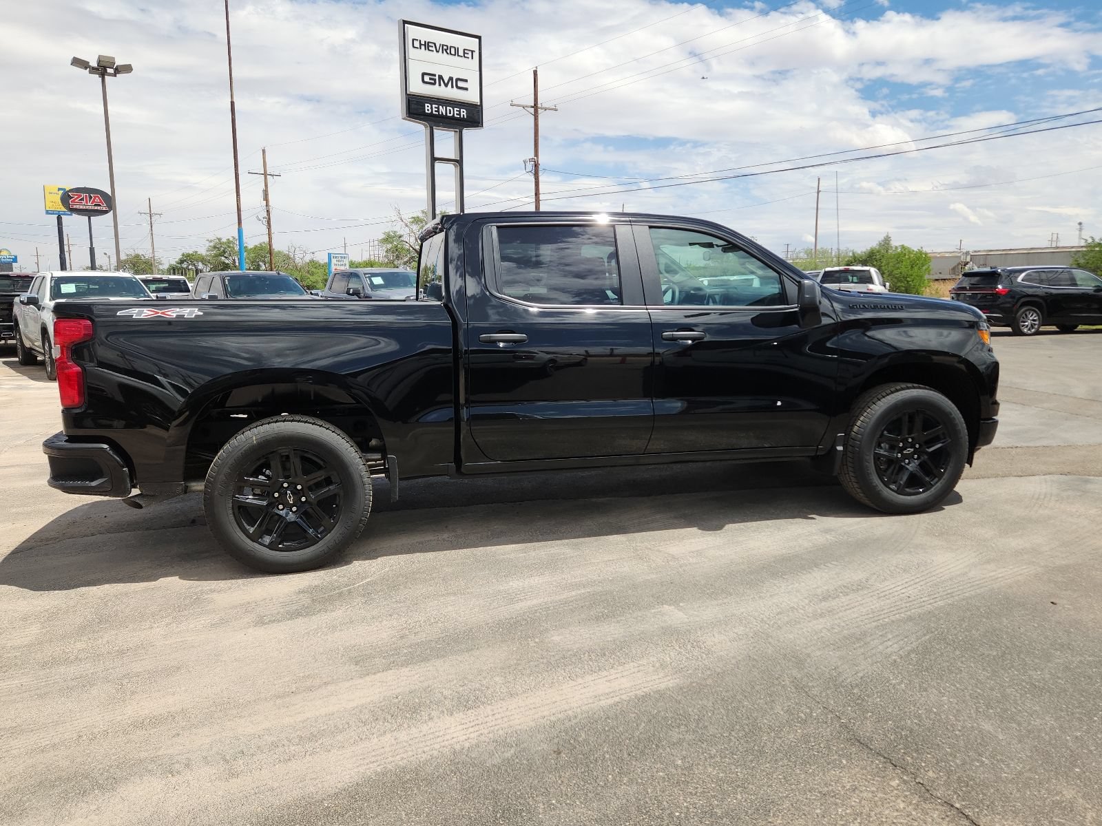 New 2026 Chevrolet Silverado 1500 Custom w/ LPO, Dark Essentials Package AWD/4WD image 5