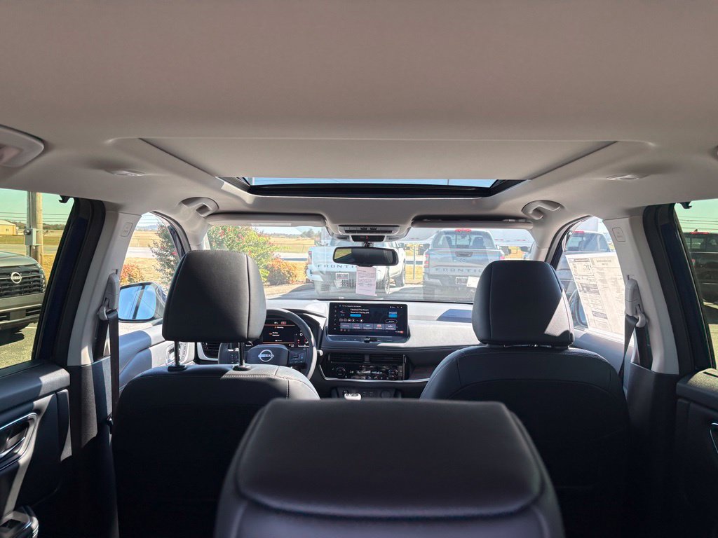 New 2026 Nissan Rogue Platinum AWD/4WD image 16